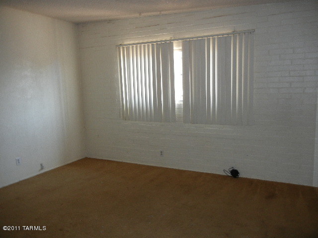 1812 West Camelot Road Tucson, AZ 85713 - Photo 11 of 25