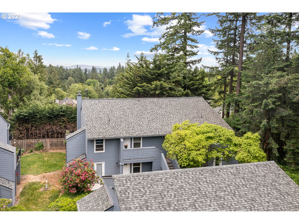 4308 Southwest Dickinson Street, Unit 15 Portland, OR 97219 - Photo 29 of 35