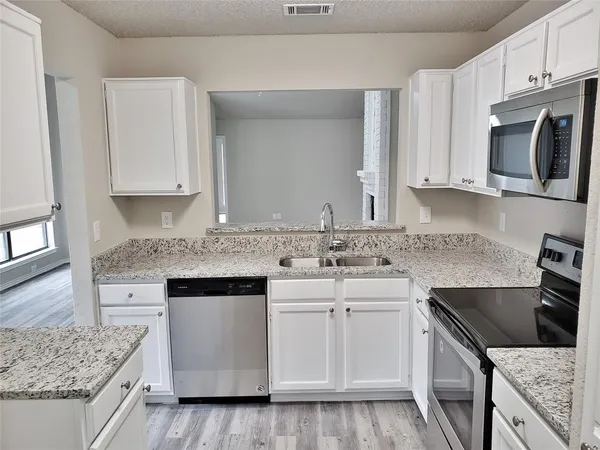 $1,895 | 1415 Smokehouse Street, Mesquite, TX 75149