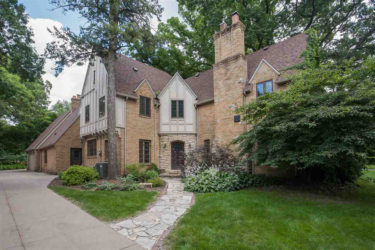 1920 Ridgeway Drive Southeast Cedar Rapids, IA 52403 - Photo 2 of 25 Gallery Image 2