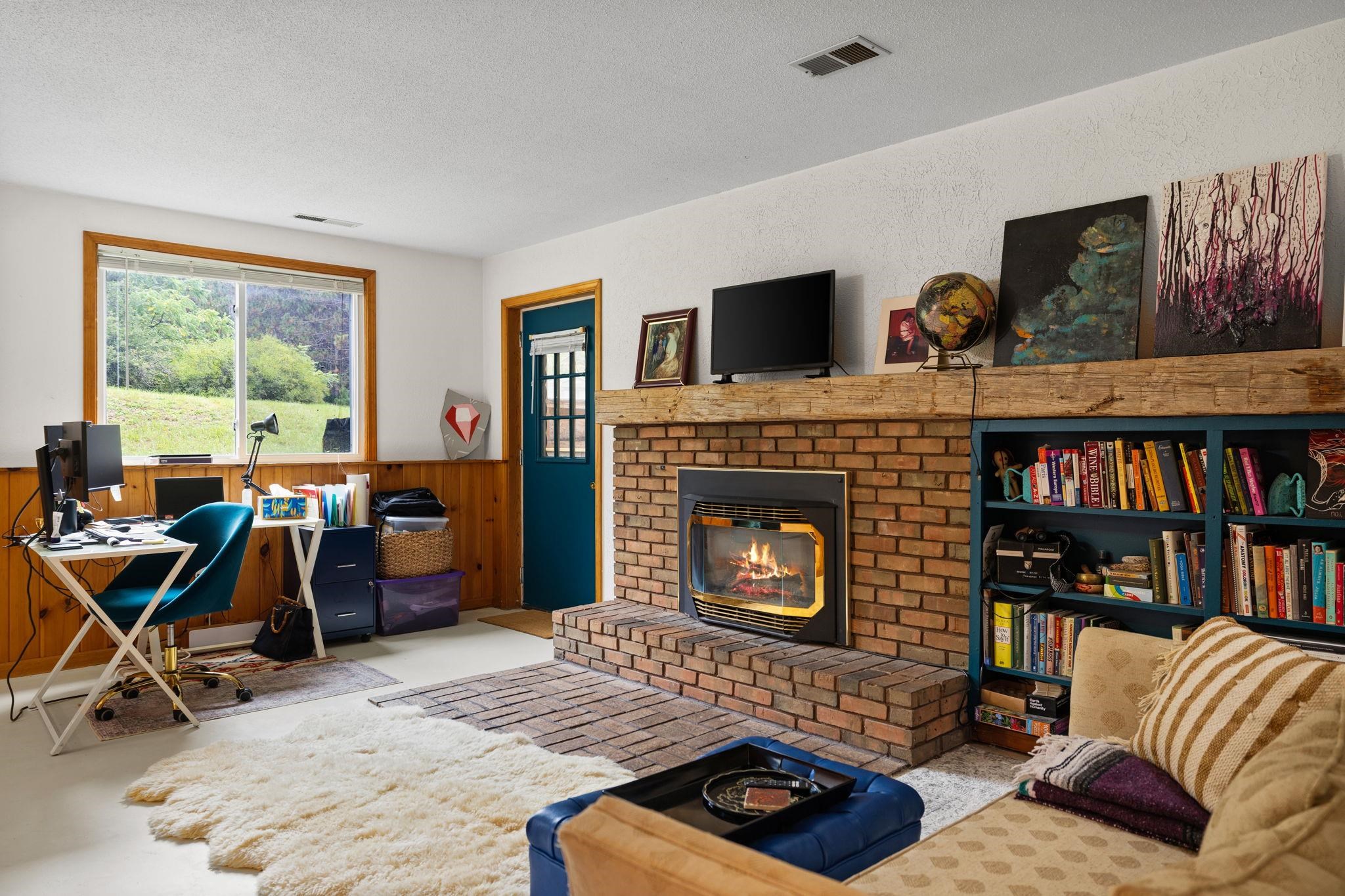 4722 Barnes Road Traverse City, MI 49684 - Photo 28 of 63 1939061-df58f3eb-1c7f-4602-a412-15a20b9805af.JPG