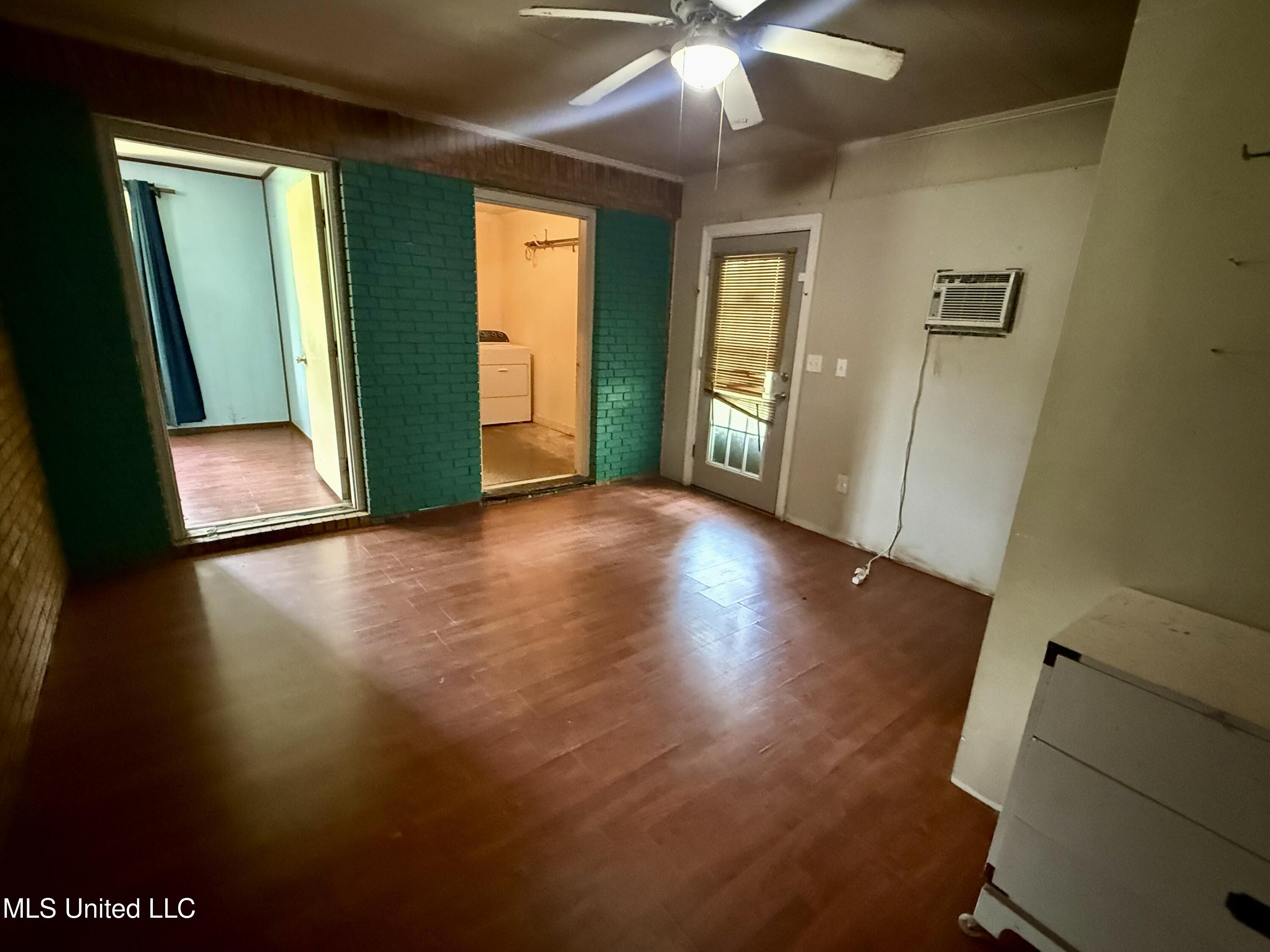 948 Horseshoe Road Mount Olive, MS 39119 - Photo 12 of 31 IMG_0093