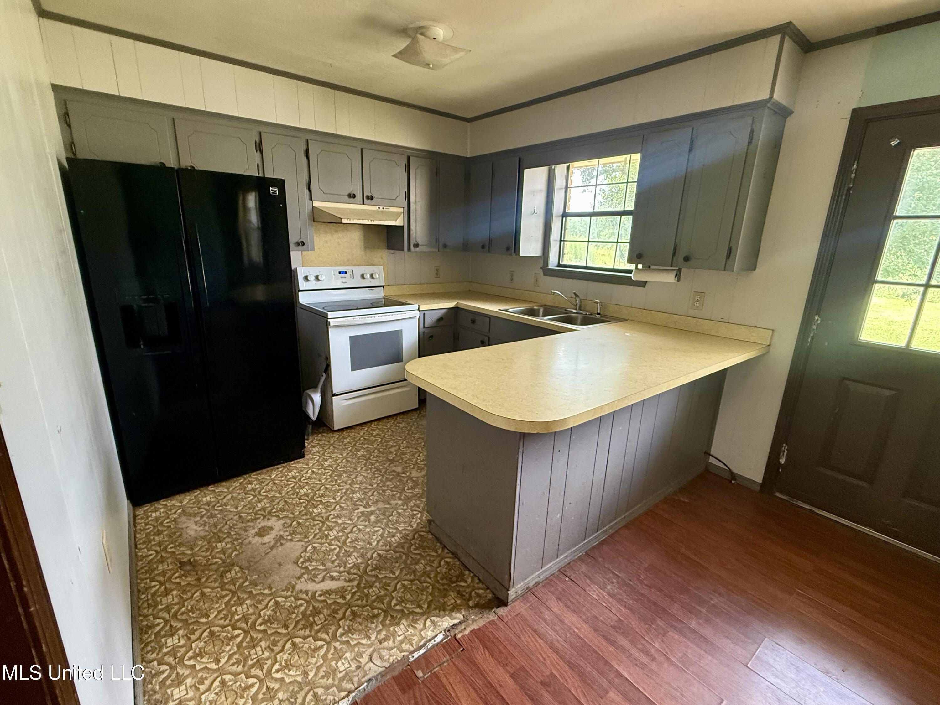 948 Horseshoe Road Mount Olive, MS 39119 - Photo 6 of 31 IMG_0087