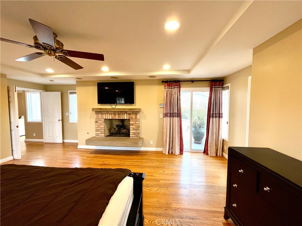 1142 Paloma Drive Arcadia, CA 91007 - Photo 25 of 42 a view of a living room a flat screen tv and wooden floor