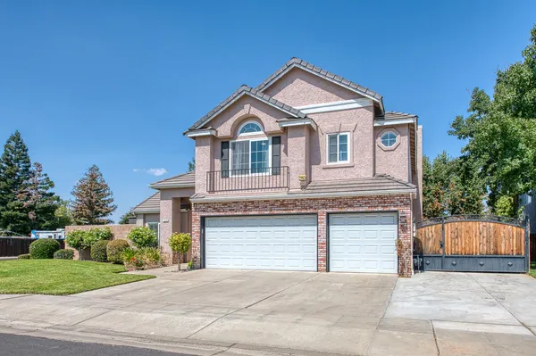 $550,000 | 1323 Oak Avenue, Clovis, CA 93611