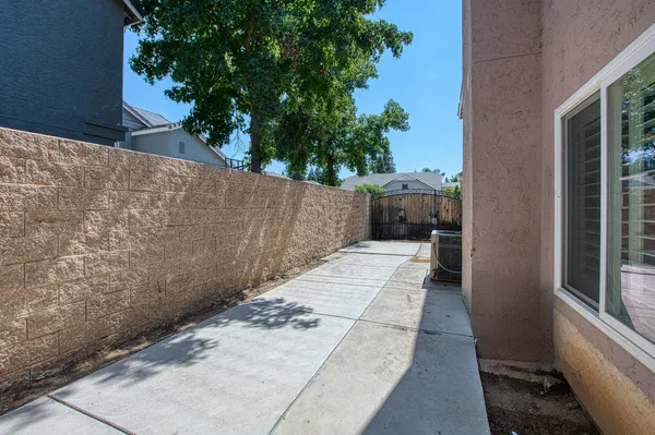 $550,000 | 1323 Oak Avenue, Clovis, CA 93611