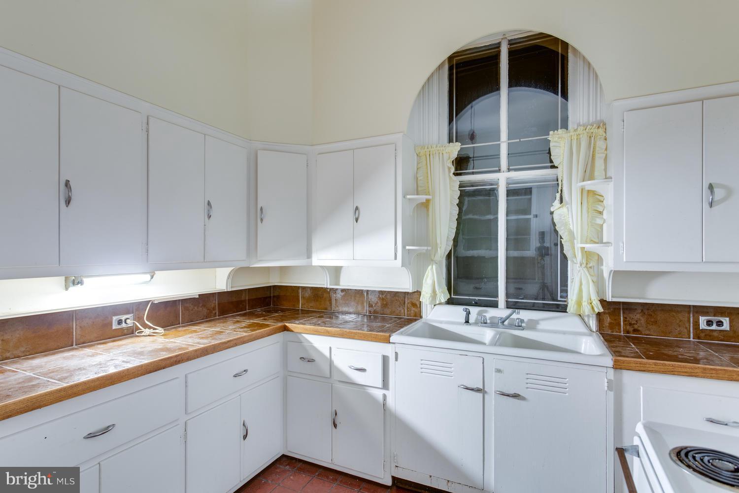 10517 Liberty Road Randallstown, MD 21133 - Photo 13 of 30 Kitchen