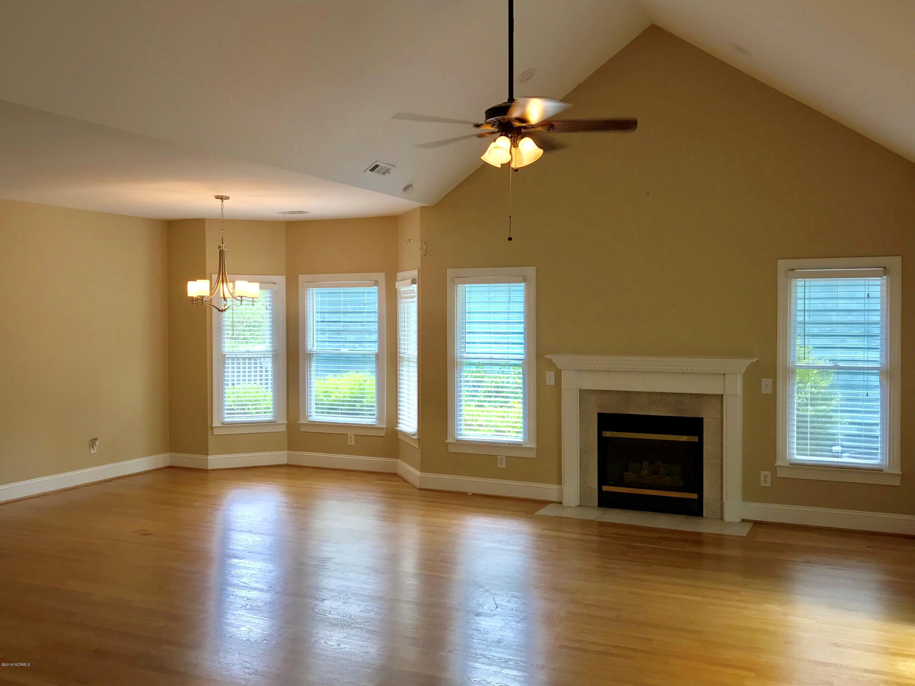 5624 Shell Rd Village Drive Wilmington, NC 28403 - Photo 2 of 9 LR