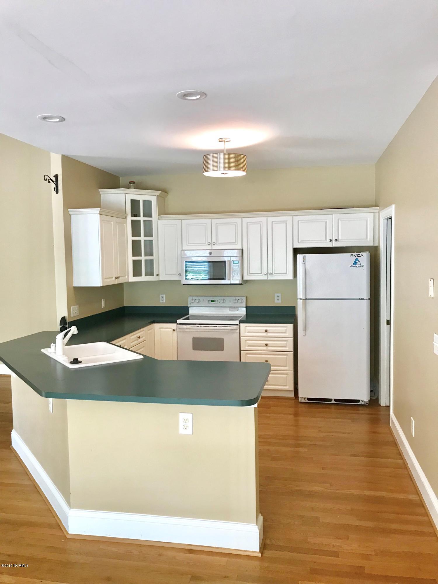 5624 Shell Rd Village Drive Wilmington, NC 28403 - Photo 5 of 9 KITCHEN 2