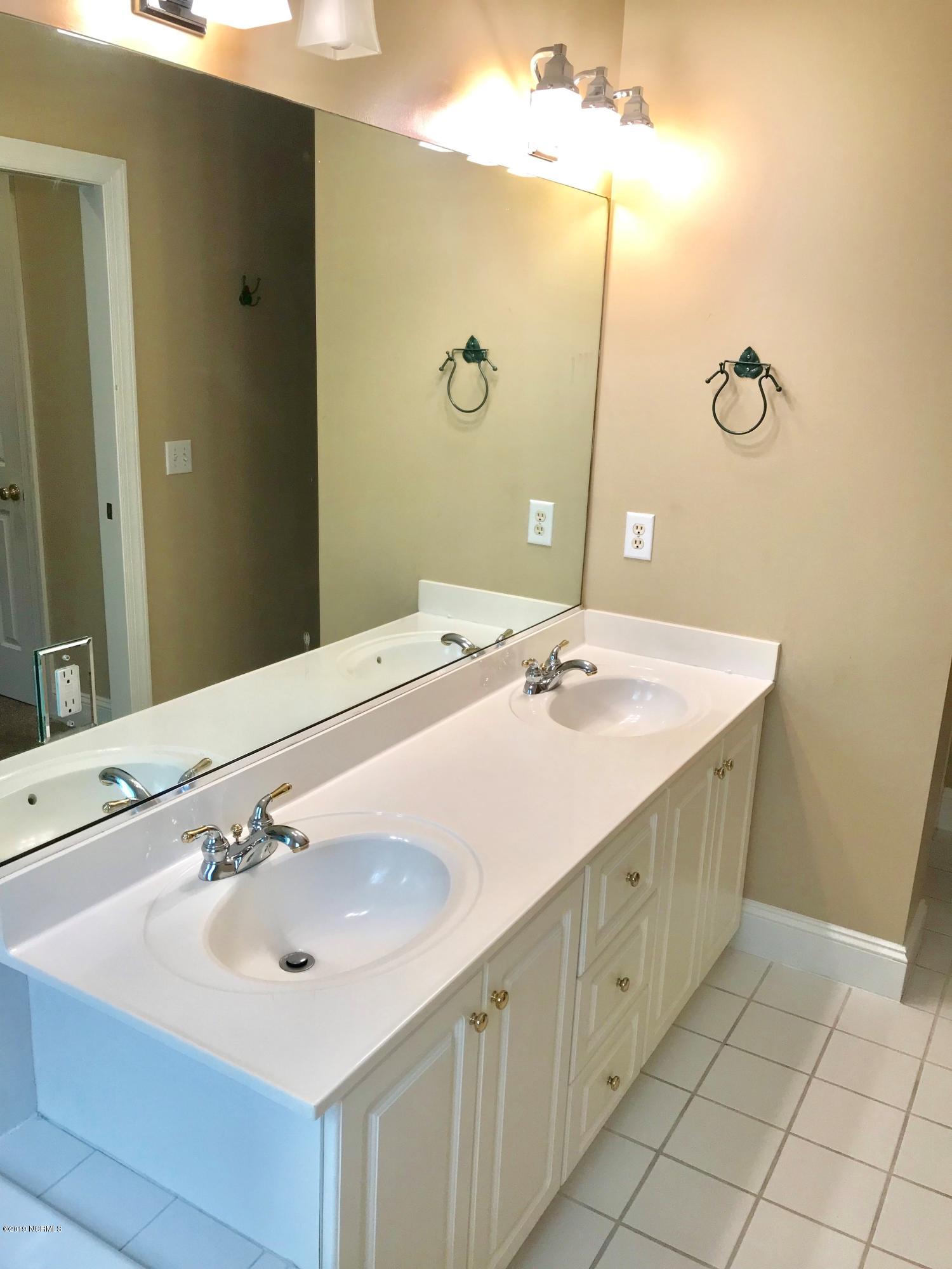 5624 Shell Rd Village Drive Wilmington, NC 28403 - Photo 8 of 9 BATH