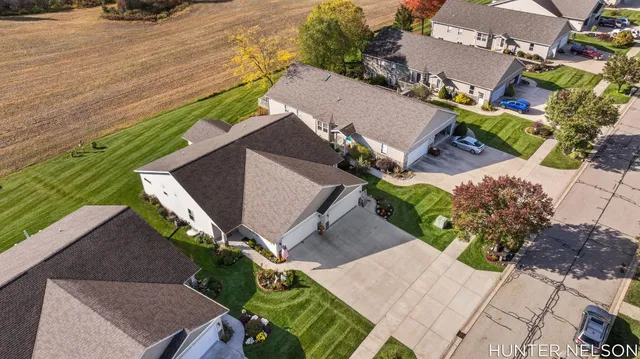 $332,500 | 86 Homestead Acres Road Northwest, Sparta, MI 49345