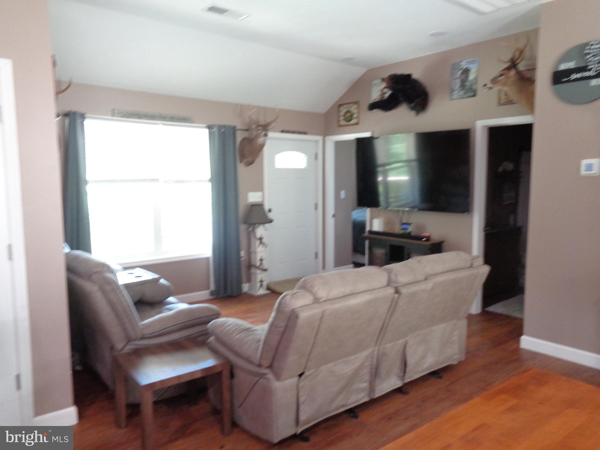 233 Bell Road Harpers Ferry, WV 25425 - Photo 8 of 26 LIVING ROOM