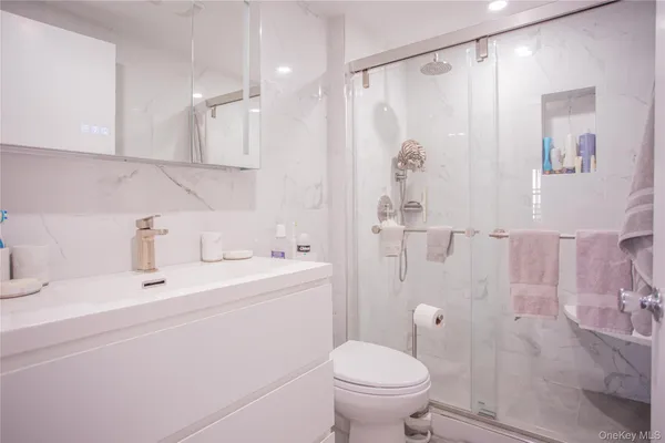 $7,500 | 230 West Broadway, Unit 610, Long Beach, NY 11561
