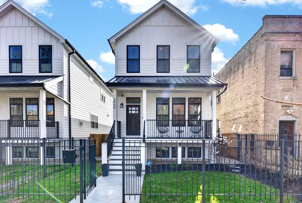 $1,275,000 | 2905 North Talman Avenue, Chicago, IL 60618