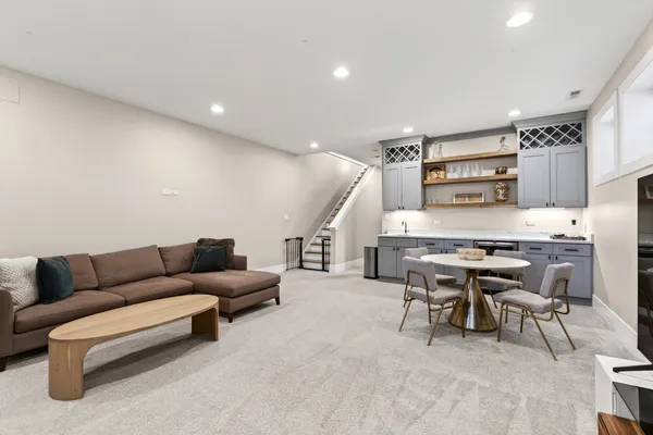 $1,275,000 | 2905 North Talman Avenue, Chicago, IL 60618