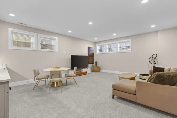 $1,275,000 | 2905 North Talman Avenue, Chicago, IL 60618
