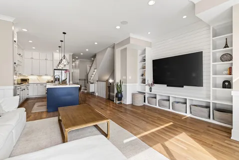 $1,275,000 | 2905 North Talman Avenue, Chicago, IL 60618