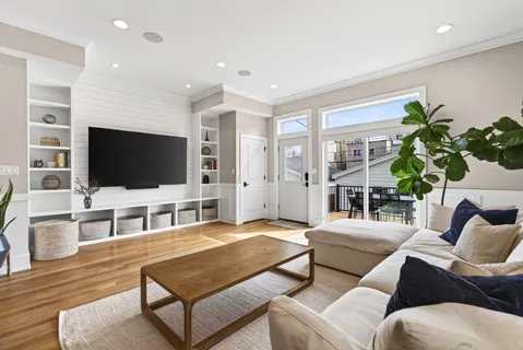 $1,275,000 | 2905 North Talman Avenue, Chicago, IL 60618