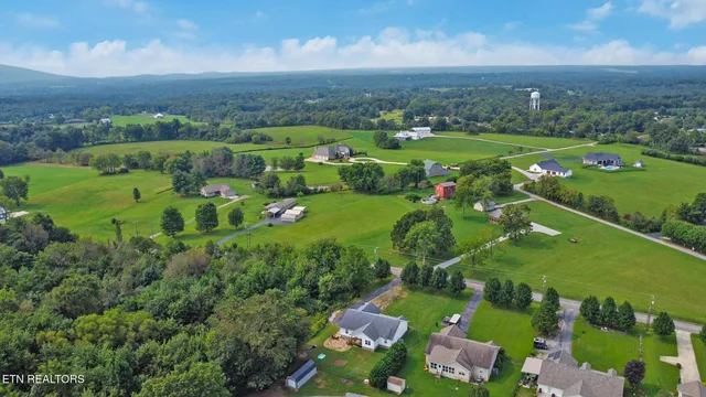 $389,900 | 559 Old Highway, Crossville, TN 38555