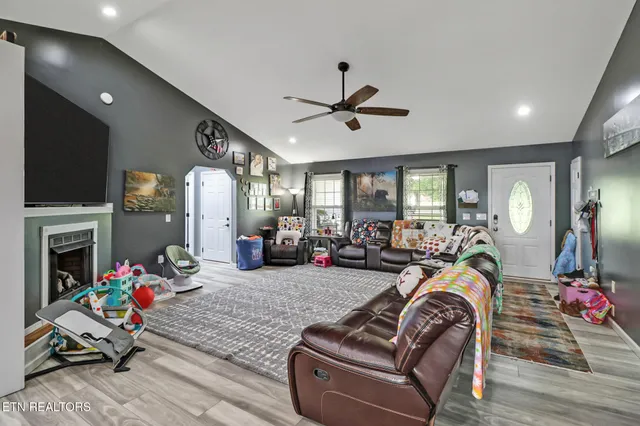 $389,900 | 559 Old Highway, Crossville, TN 38555