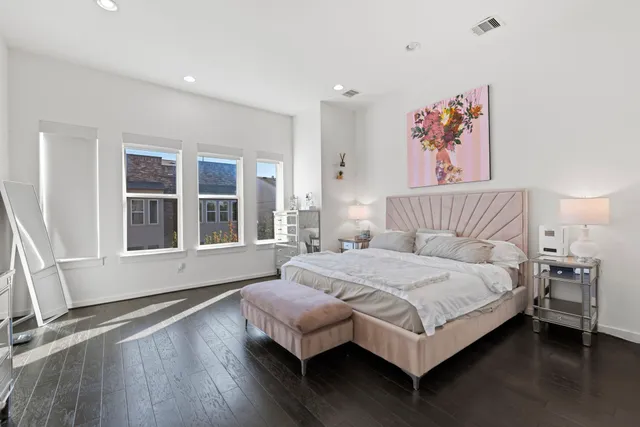 $3,295 | 1925 Shearn Street, Houston, TX 77007