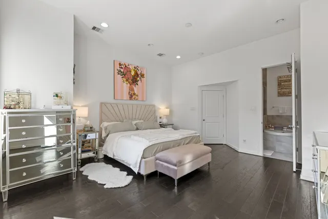 $3,295 | 1925 Shearn Street, Houston, TX 77007