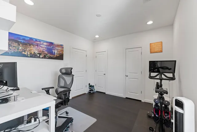 $3,295 | 1925 Shearn Street, Houston, TX 77007