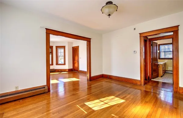 $2,000 | 910 Hope Street, Unit 1, Bristol, RI 02809