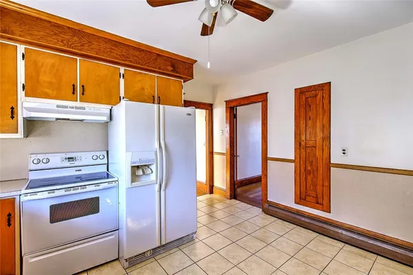 $2,000 | 910 Hope Street, Unit 1, Bristol, RI 02809
