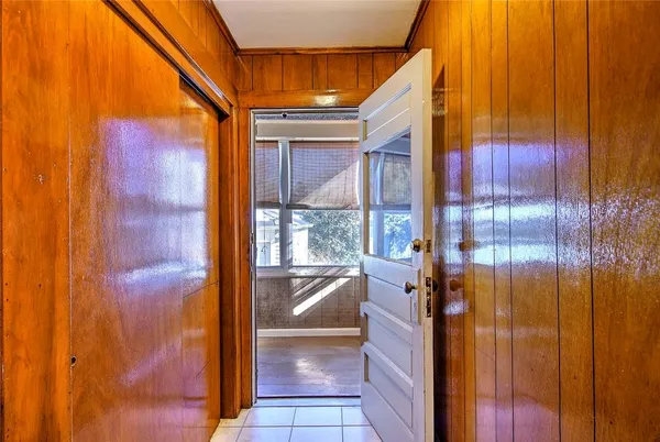 $2,000 | 910 Hope Street, Unit 1, Bristol, RI 02809