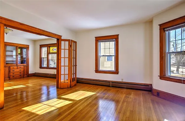 $2,000 | 910 Hope Street, Unit 1, Bristol, RI 02809