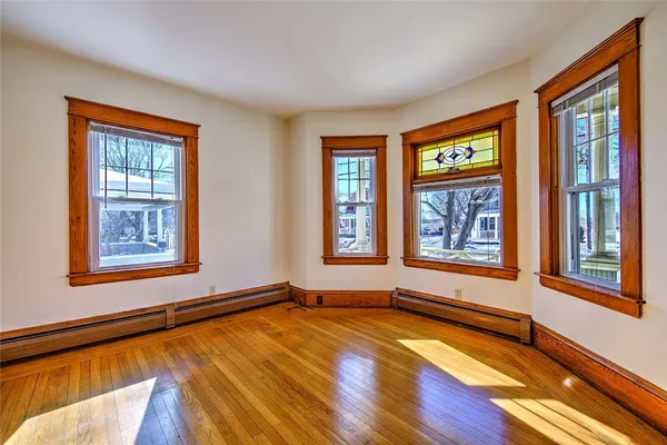 $2,000 | 910 Hope Street, Unit 1, Bristol, RI 02809