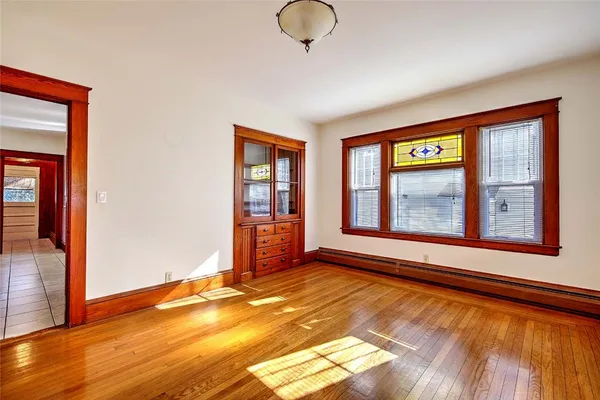 $2,000 | 910 Hope Street, Unit 1, Bristol, RI 02809