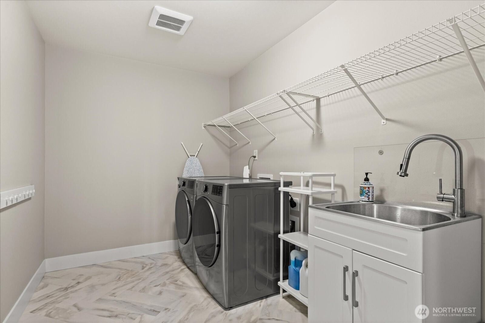 8815 Northeast 204th Street Bothell, WA 98011 - Photo 30 of 39