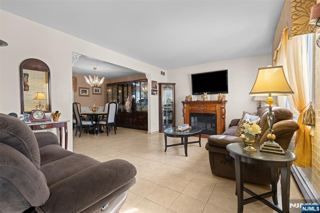 22 Cliff Hill Road Clifton, NJ 07013 - Photo 2 of 40