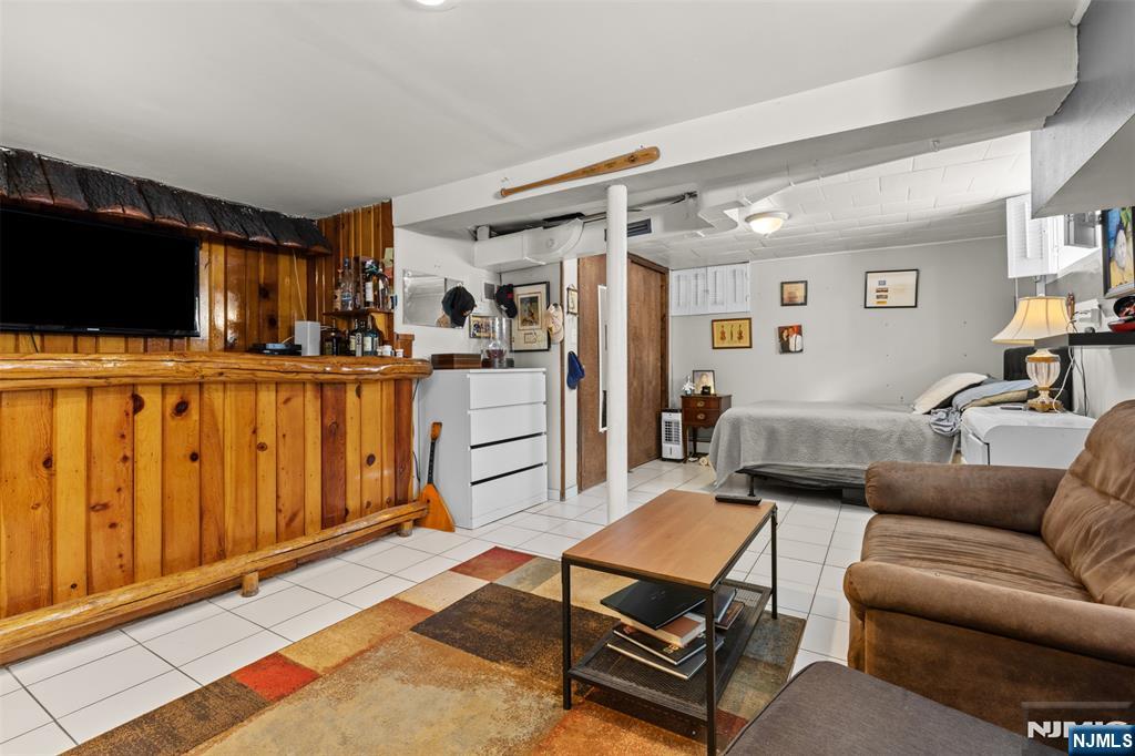 22 Cliff Hill Road Clifton, NJ 07013 - Photo 21 of 40