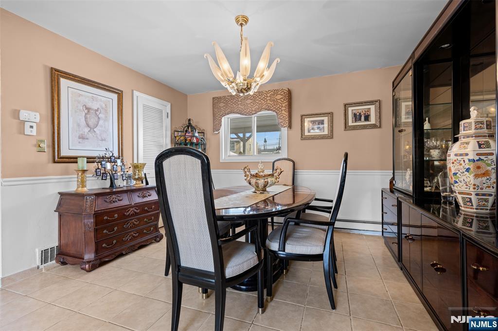 22 Cliff Hill Road Clifton, NJ 07013 - Photo 6 of 40