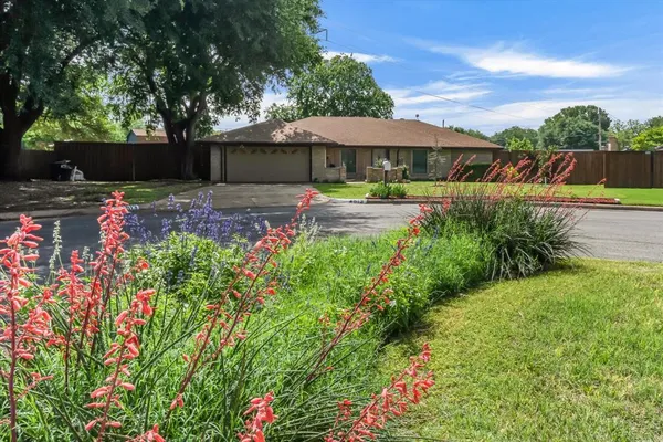 $430,000 | 4513 Charles Court, Benbrook, TX 76116