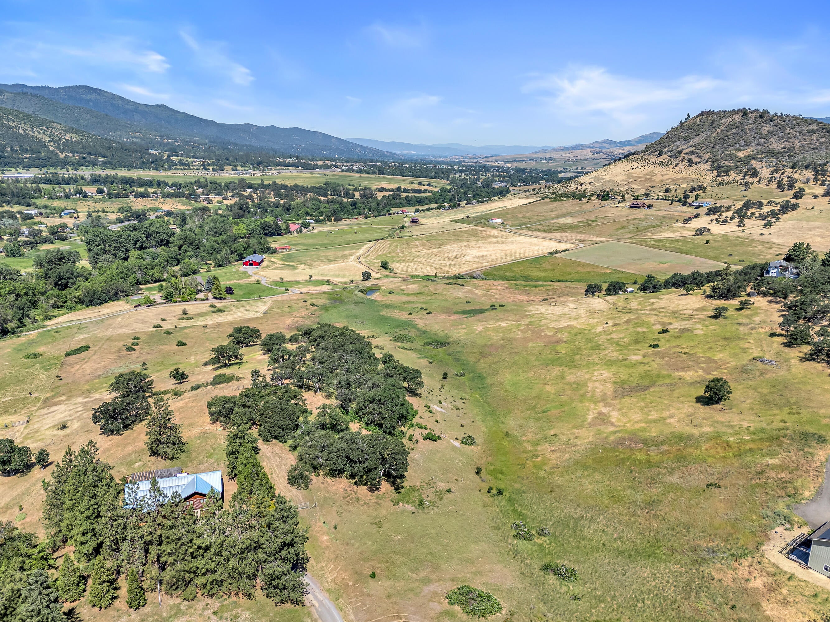 11597 Corp Ranch Road Ashland, OR 97520 - Photo 48 of 57 DJI_20250605105739_0031_D