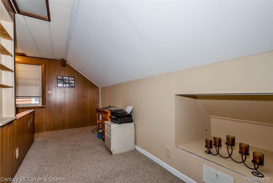 13438 Rosedale Street Southgate, MI 48195 - Photo 16 of 32 16.jpg