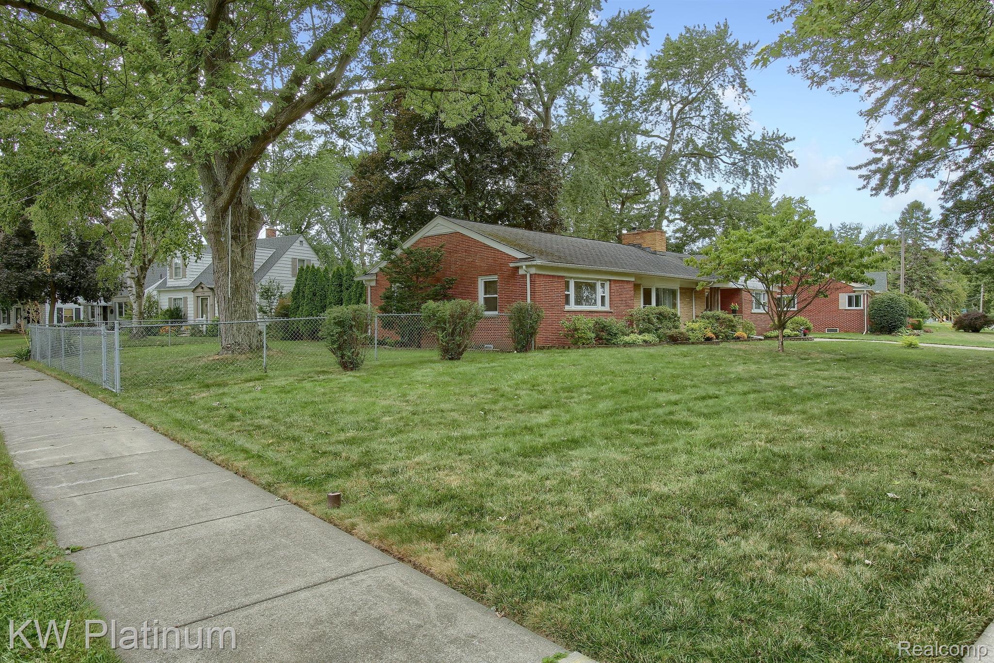 5250 Chicago Road Warren, MI 48092 - Photo 3 of 31 Gallery Image 3