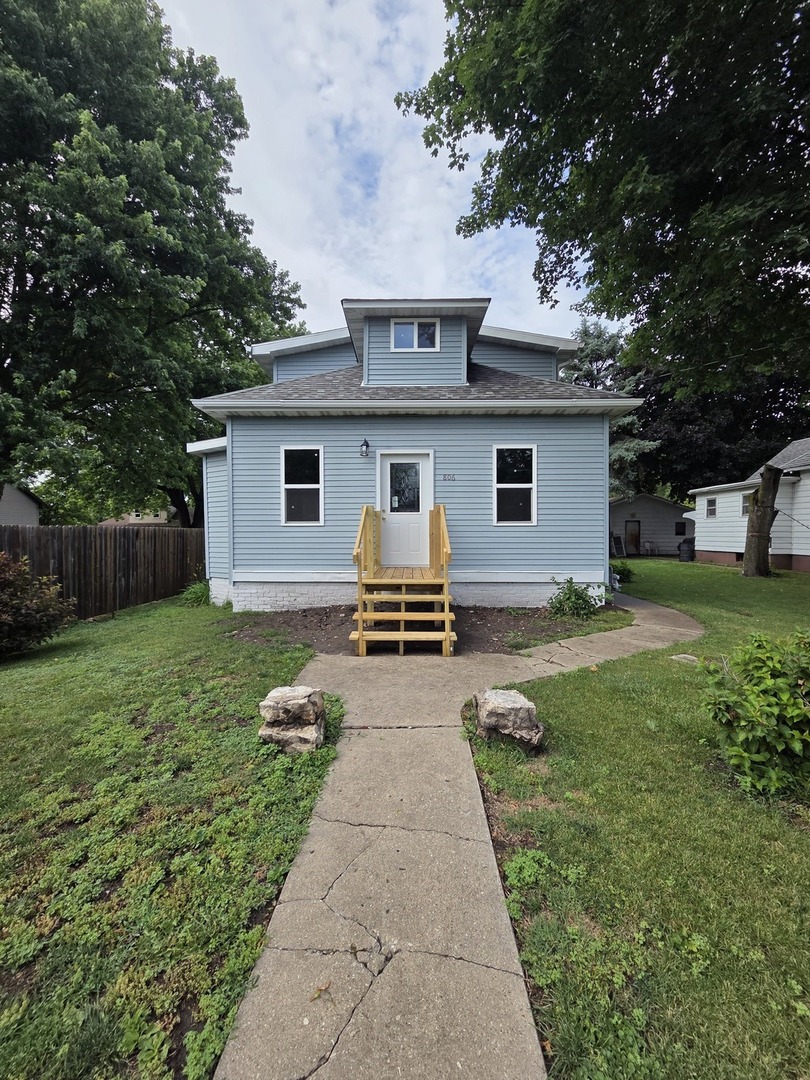 806 Maple Street Streator, IL 61364 - Photo 1 of 20