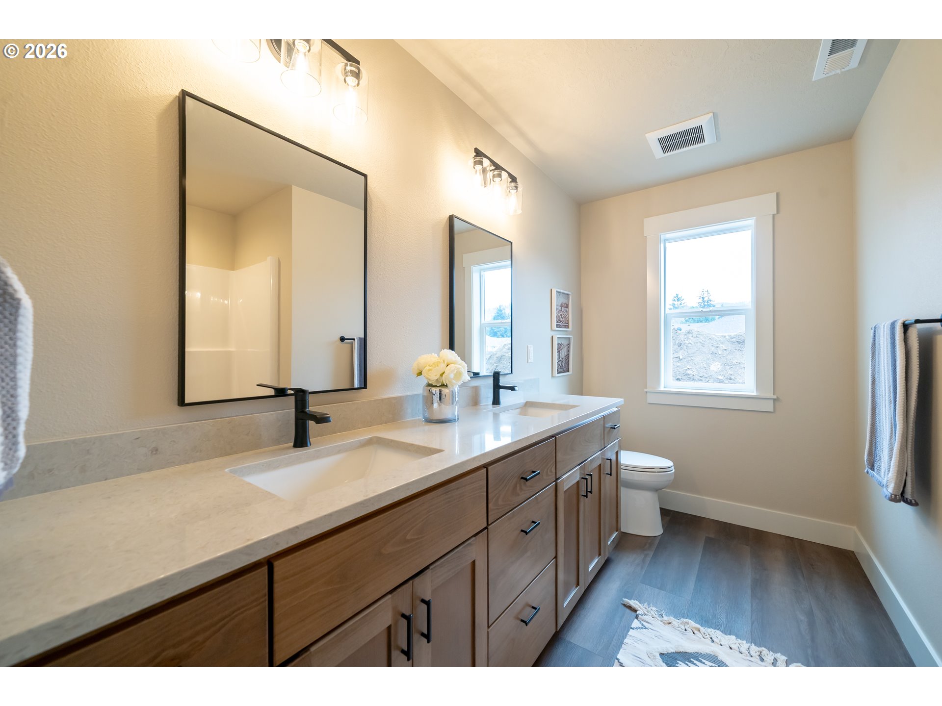 950 6th Street Lyons, OR 97358 - Photo 15 of 26 Bathroom