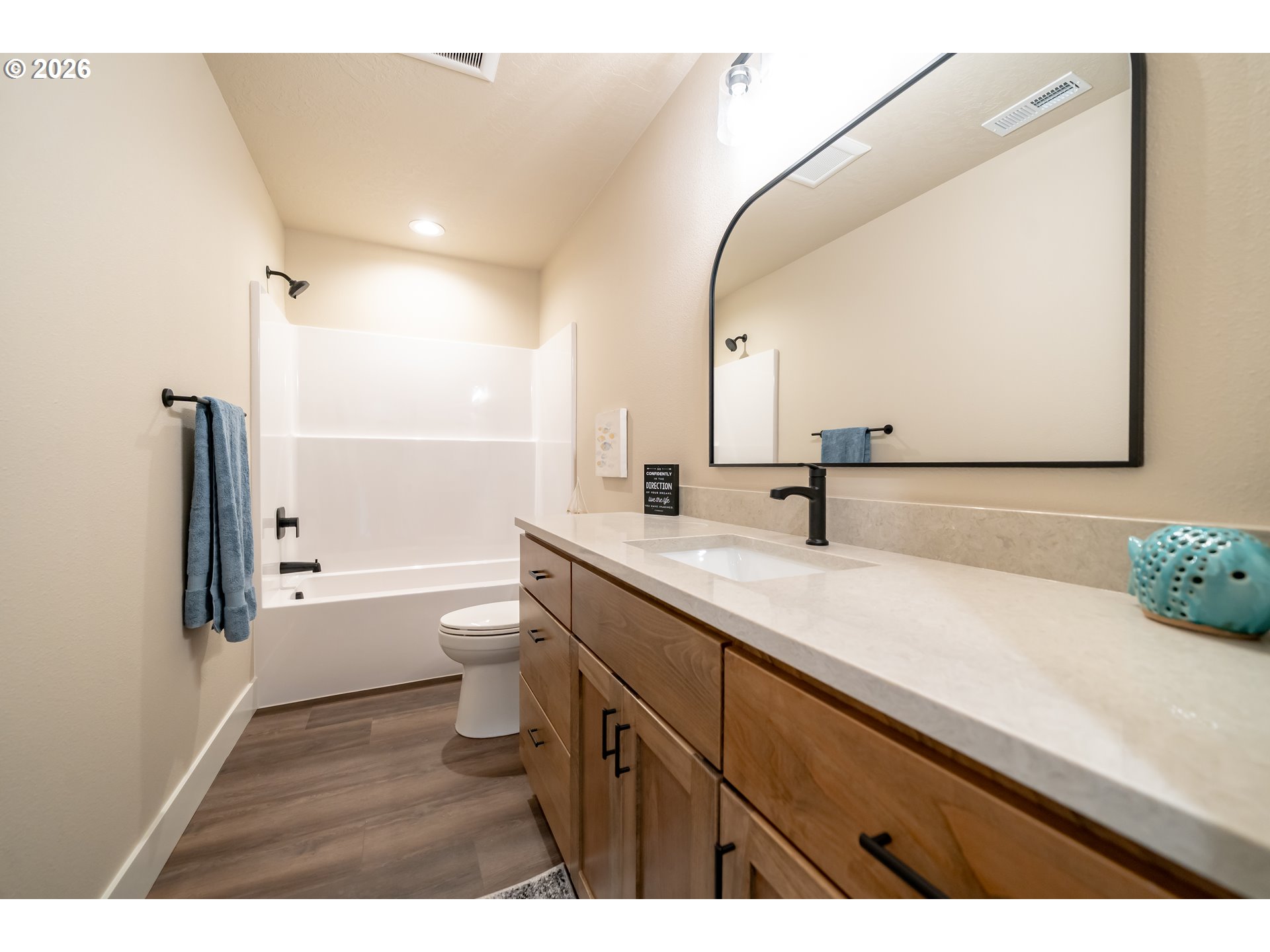 950 6th Street Lyons, OR 97358 - Photo 20 of 26 Bathroom