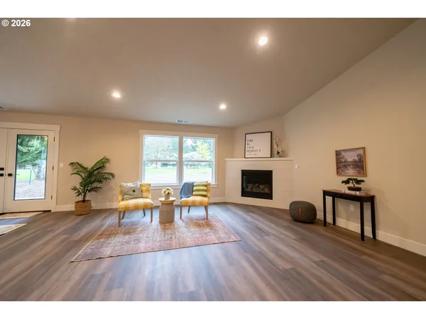 $595,000 | 950 6th Street, Lyons, OR 97358