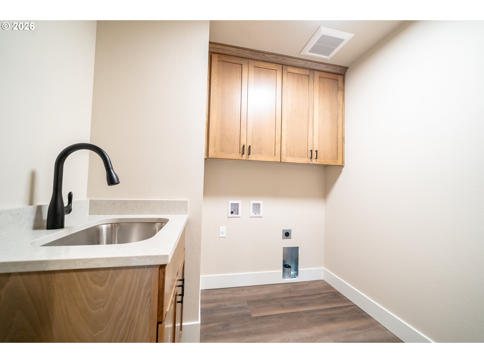 950 6th Street Lyons, OR 97358 - Photo 21 of 26 Laundry