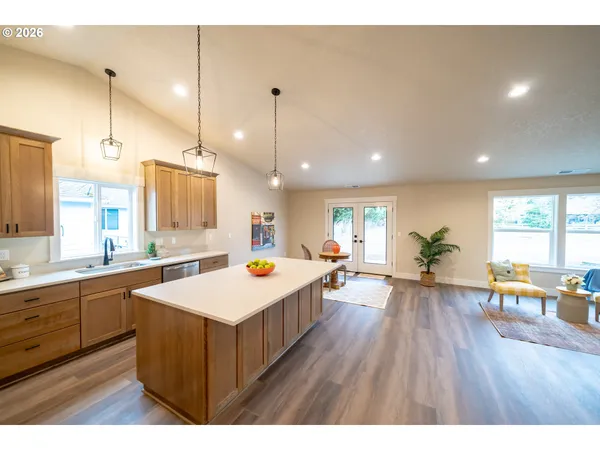 $595,000 | 950 6th Street, Lyons, OR 97358