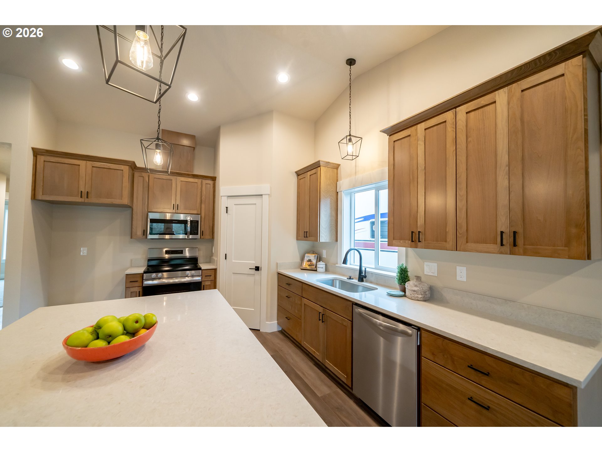 950 6th Street Lyons, OR 97358 - Photo 8 of 26