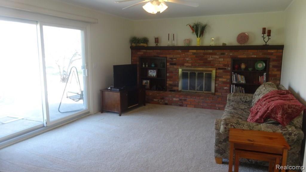 25228 Branchaster Road Farmington Hills, MI 48336 - Photo 19 of 24
