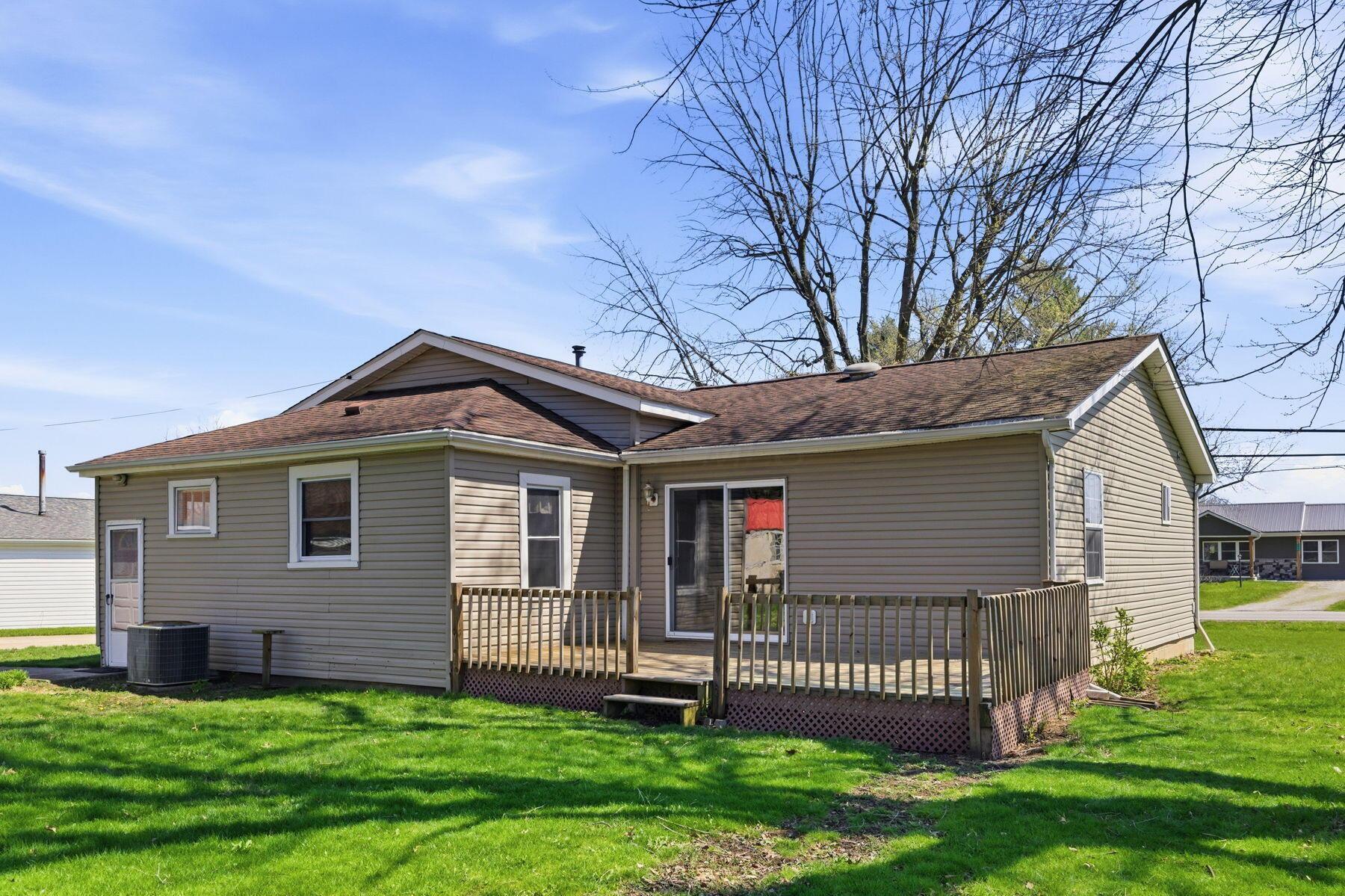 2113 Smeltzer Road Marion, OH 43302 - Photo 7 of 29 Back view
